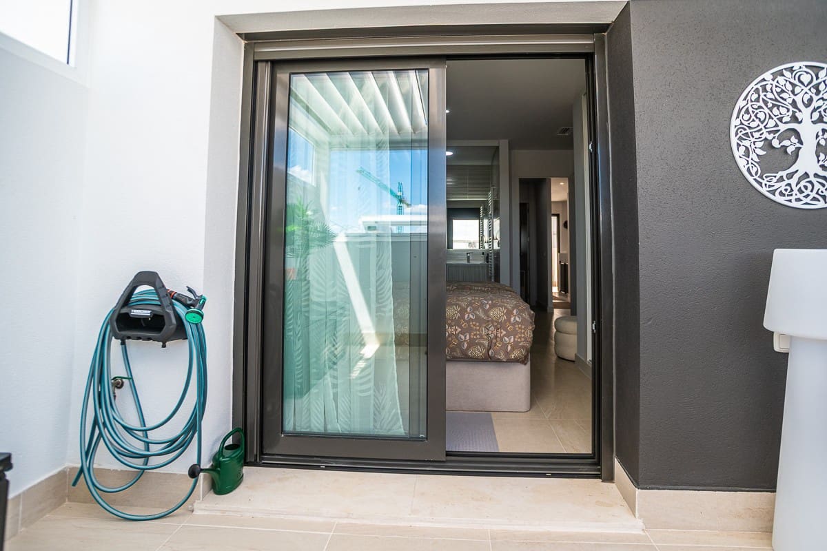 3 bedroom Apartment for sale in Torrevieja with pool garage - € 339,000 (Ref: 10031681)