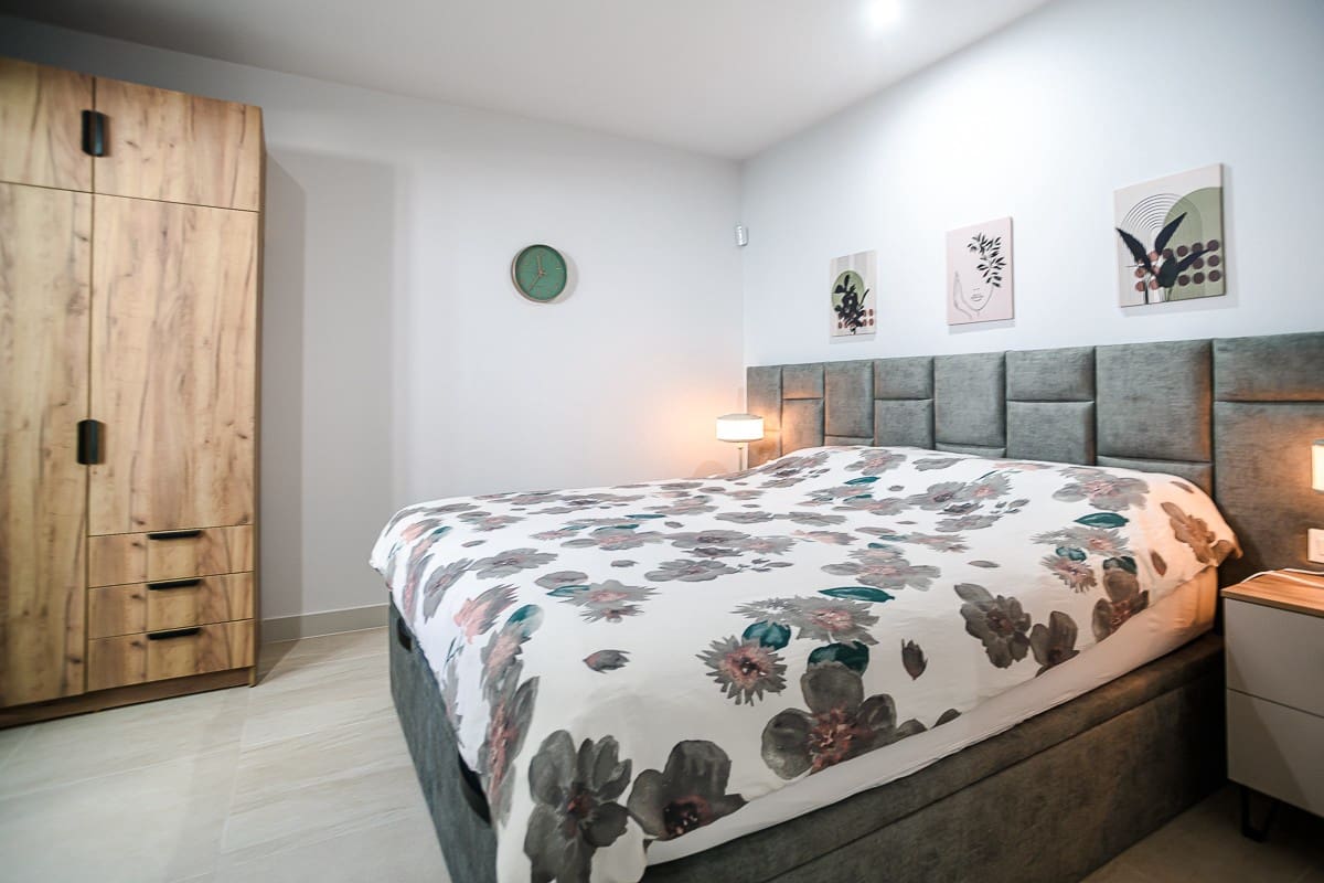3 bedroom Apartment for sale in Torrevieja with pool garage - € 339,000 (Ref: 10031681)