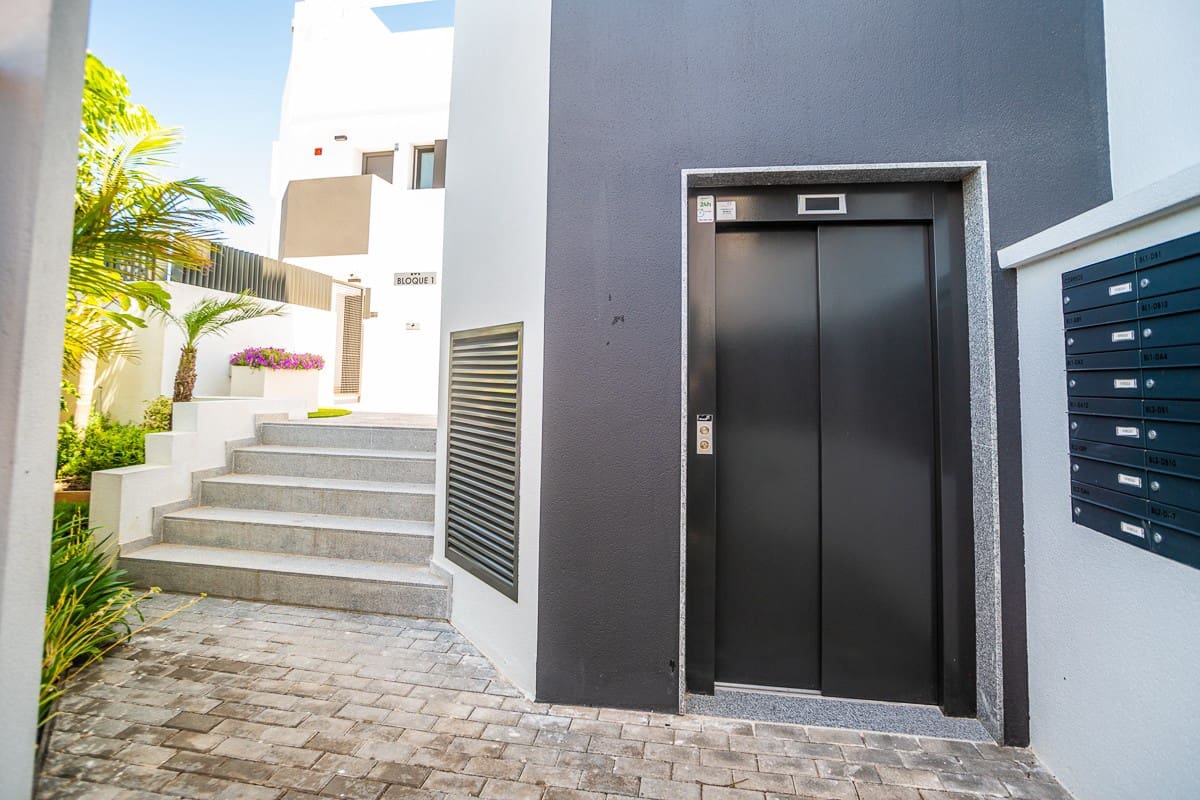 3 bedroom Apartment for sale in Torrevieja with pool garage - € 339,000 (Ref: 10031681)