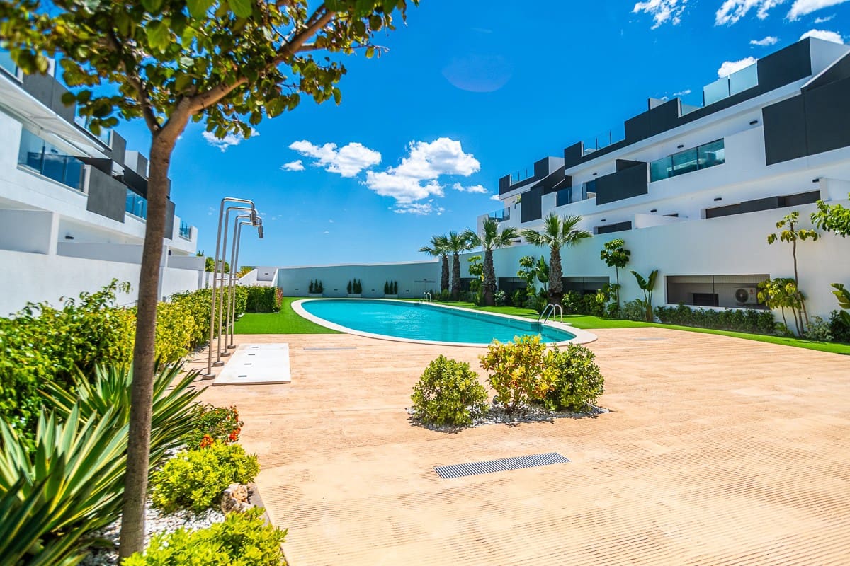 3 bedroom Apartment for sale in Torrevieja with pool garage - € 339,000 (Ref: 10031681)