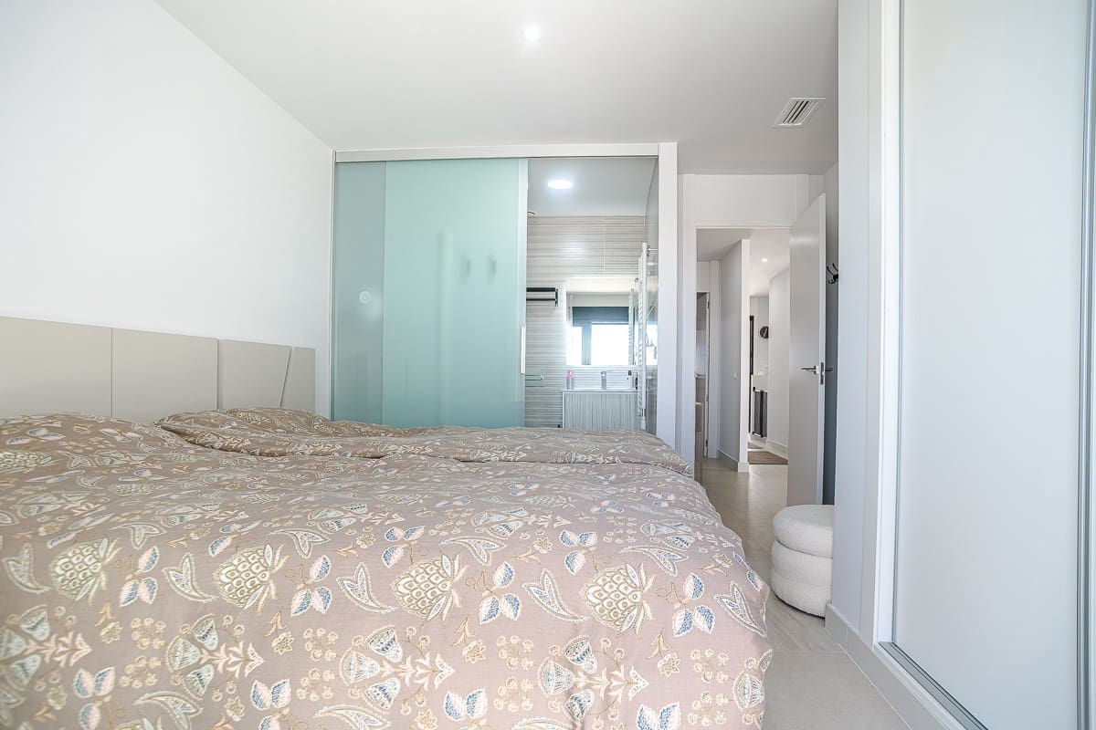 3 bedroom Apartment for sale in Torrevieja with pool garage - € 339,000 (Ref: 10031681)