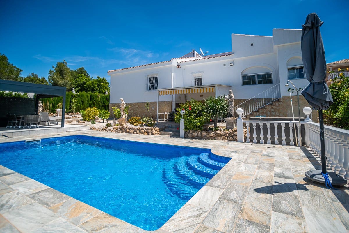 3 sovrum Villa till salu i La Marina med pool garage - 525 000 € (Ref: 10031683)
