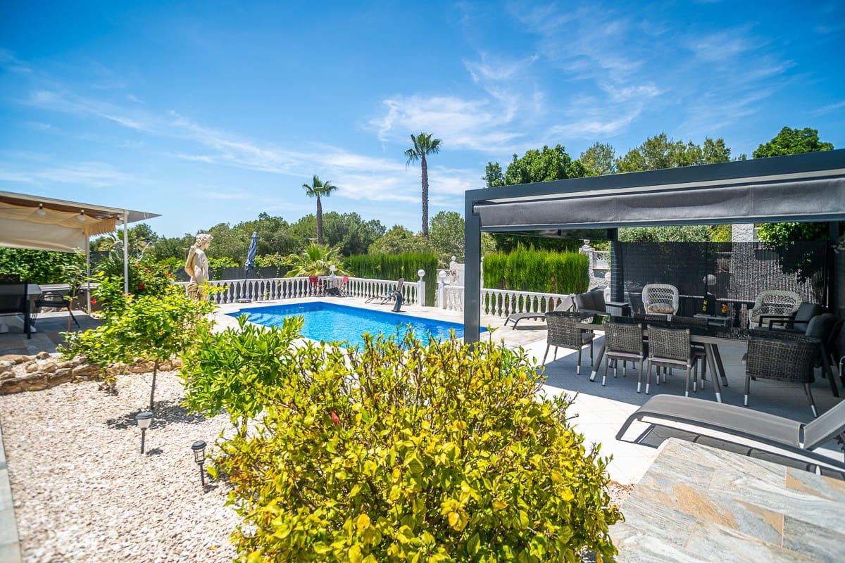 3 sovrum Villa till salu i La Marina med pool garage - 525 000 € (Ref: 10031683)