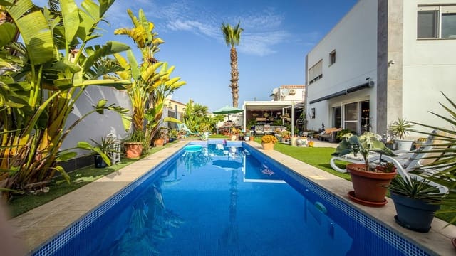 2 soveværelse Villa til salg i Parque de las Naciones, Torrevieja med swimmingpool - € 465.000 (Ref: 10031685)