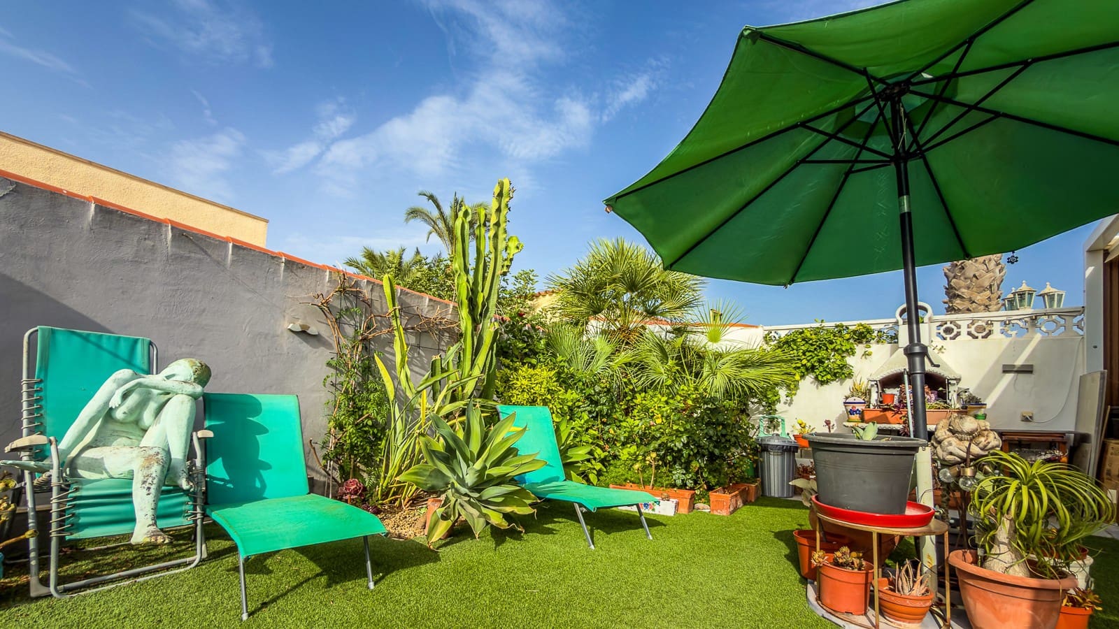 2 soveværelse Villa til salg i Torrevieja med swimmingpool - € 465.000 (Ref: 10031685)