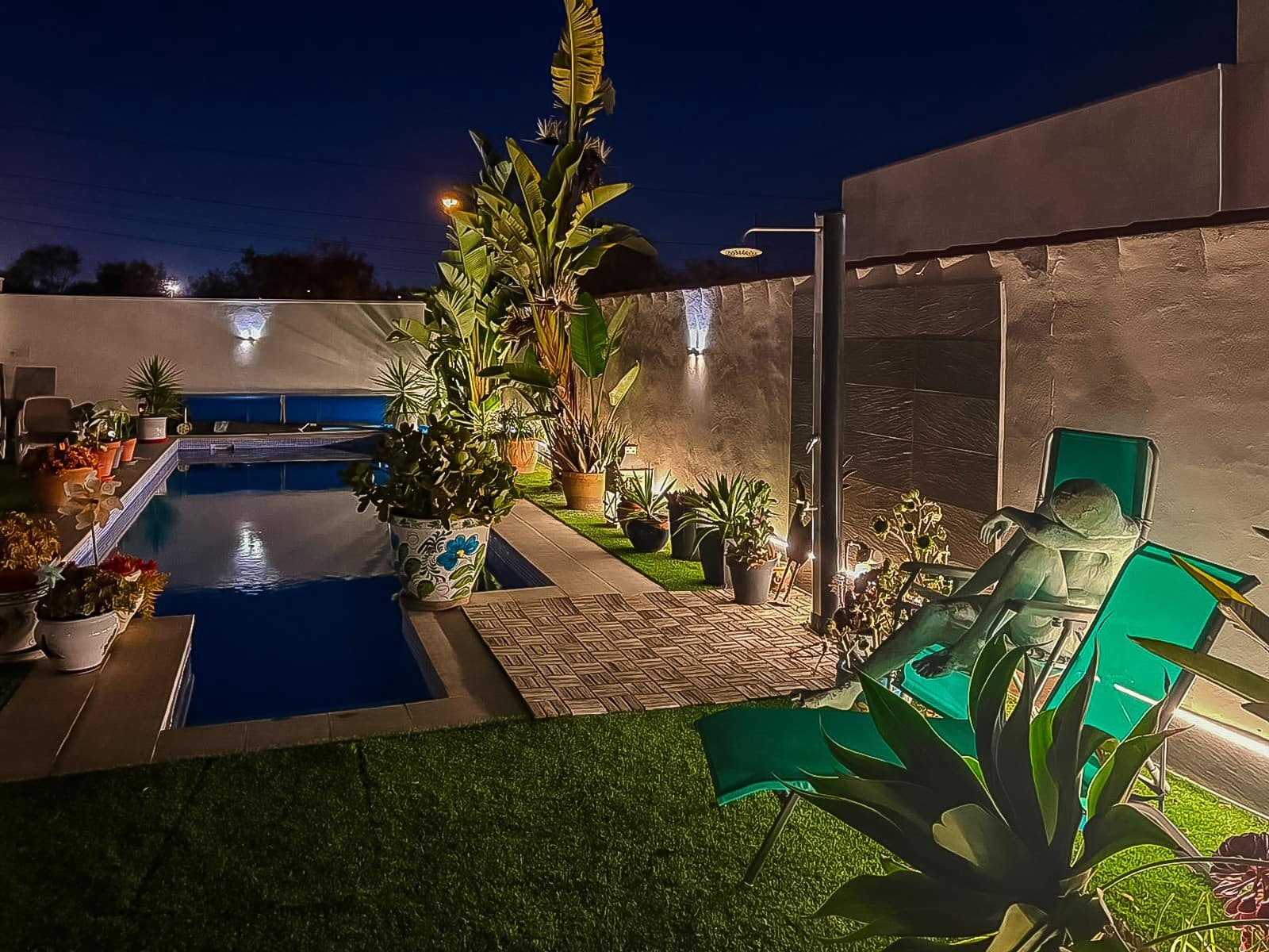 2 soveværelse Villa til salg i Torrevieja med swimmingpool - € 465.000 (Ref: 10031685)