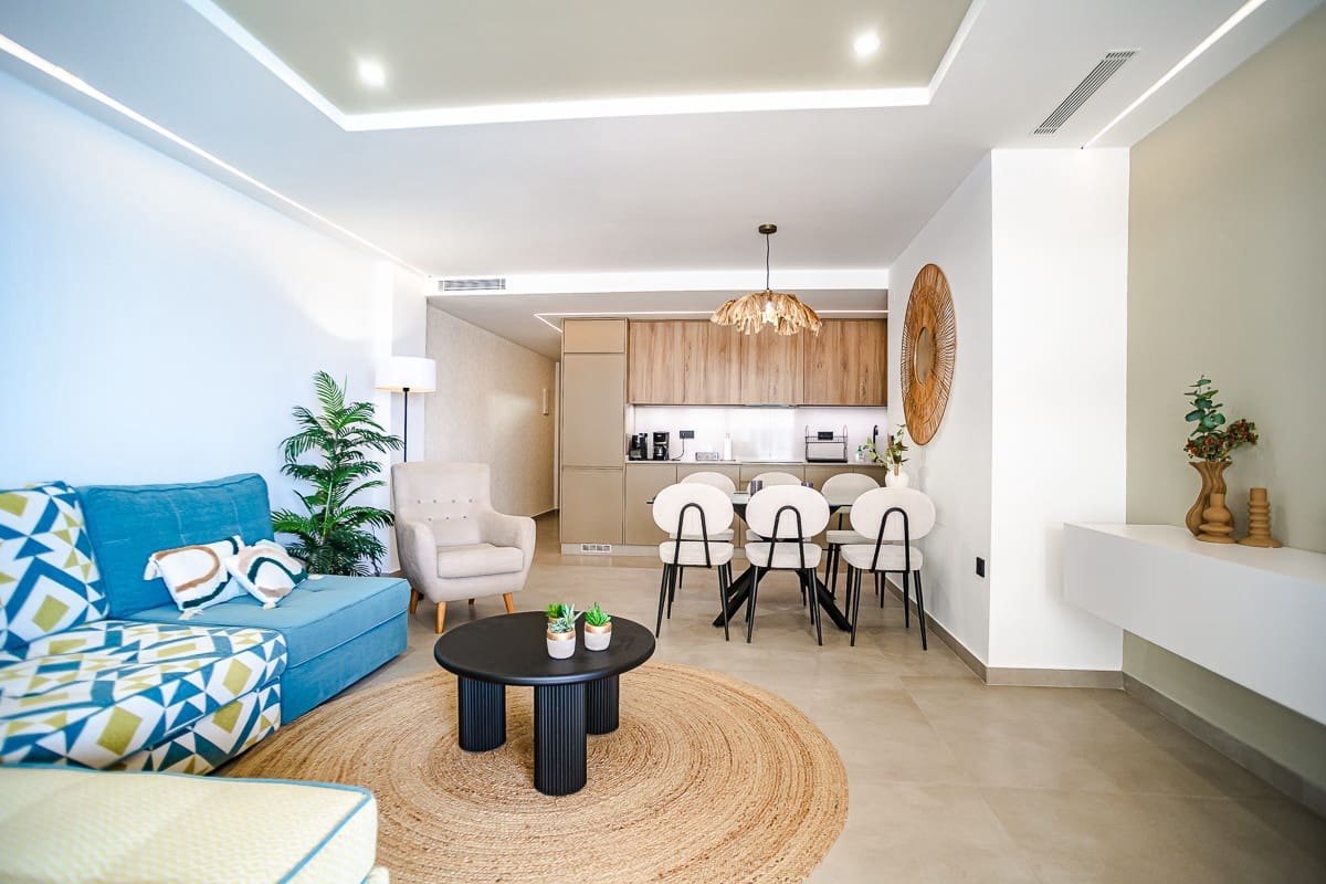 3 bedroom Apartment for sale in Torrevieja with pool - € 419,000 (Ref: 10031688)