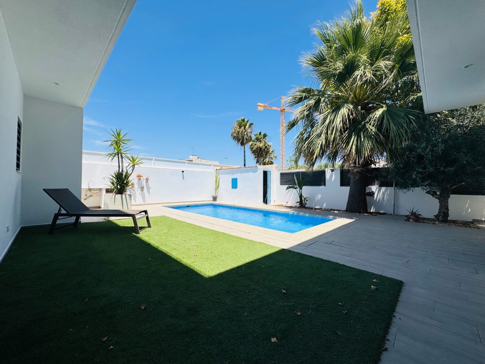 Chalet de 3 habitaciones en San Pedro del Pinatar en venta - 550.000 € (Ref: 10031690)