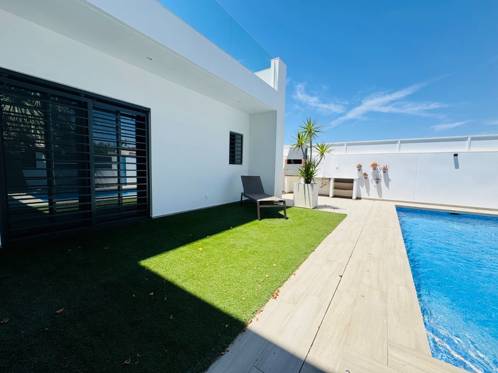 Chalet de 3 habitaciones en San Pedro del Pinatar en venta - 550.000 € (Ref: 10031690)