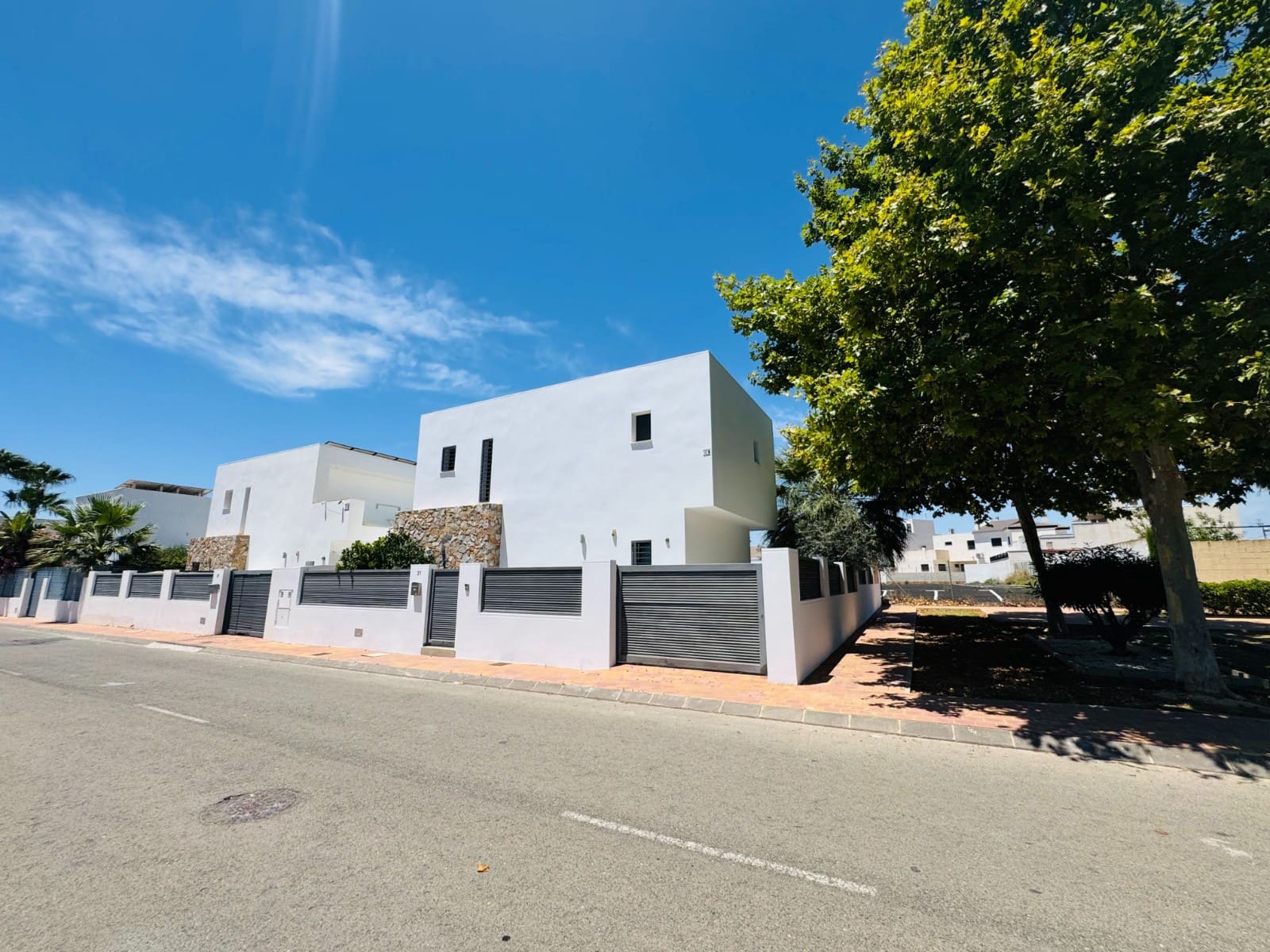 Chalet de 3 habitaciones en San Pedro del Pinatar en venta - 550.000 € (Ref: 10031690)