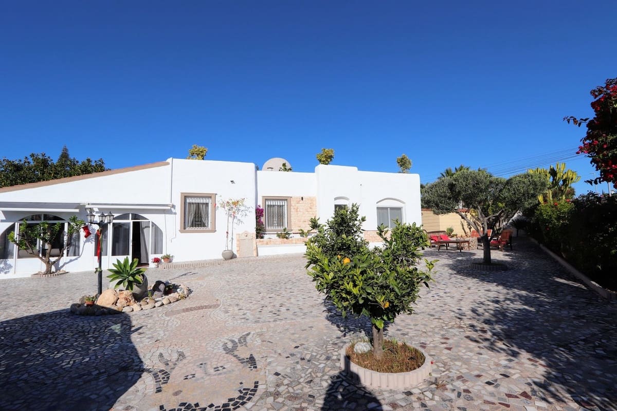 6 sovrum Villa till salu i Ciudad Quesada med pool garage - 443 000 € (Ref: 10031696)