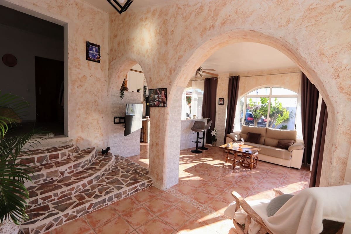 6 sovrum Villa till salu i Ciudad Quesada med pool garage - 443 000 € (Ref: 10031696)