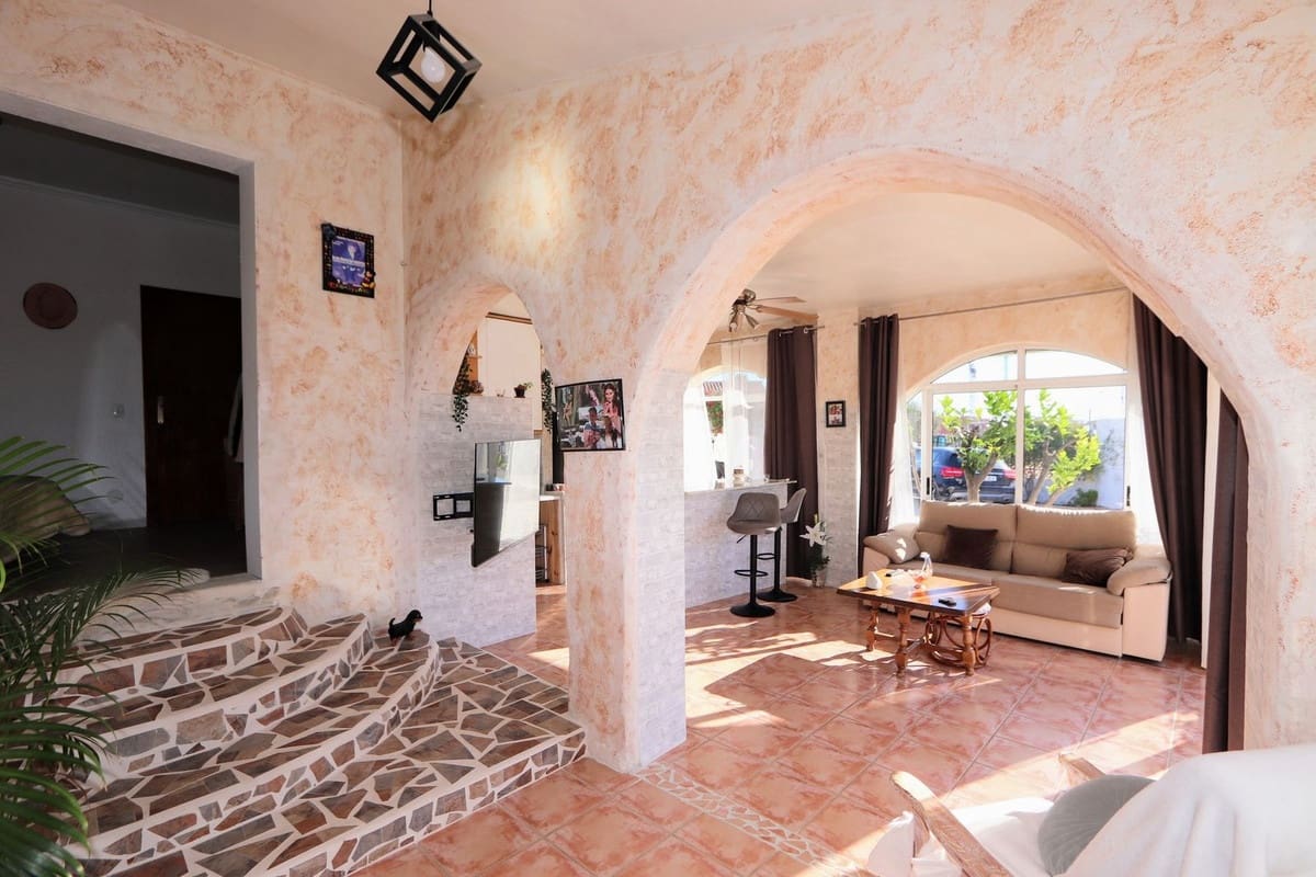 6 sovrum Villa till salu i Ciudad Quesada med pool garage - 443 000 € (Ref: 10031696)
