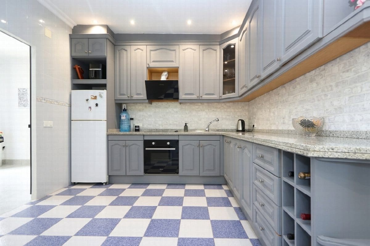 6 bedroom Villa for sale in Rojales with pool garage - € 443,000 (Ref: 10031696)