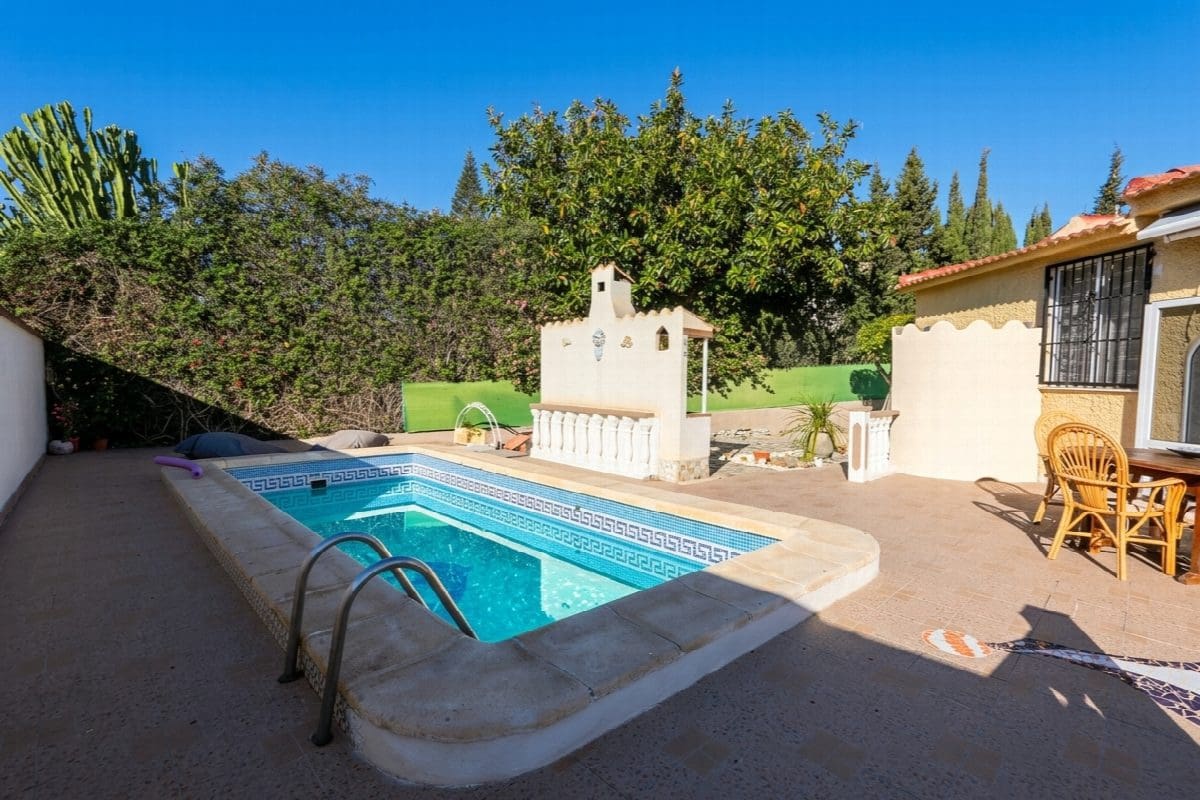 6 bedroom Villa for sale in Rojales with pool garage - € 443,000 (Ref: 10031696)