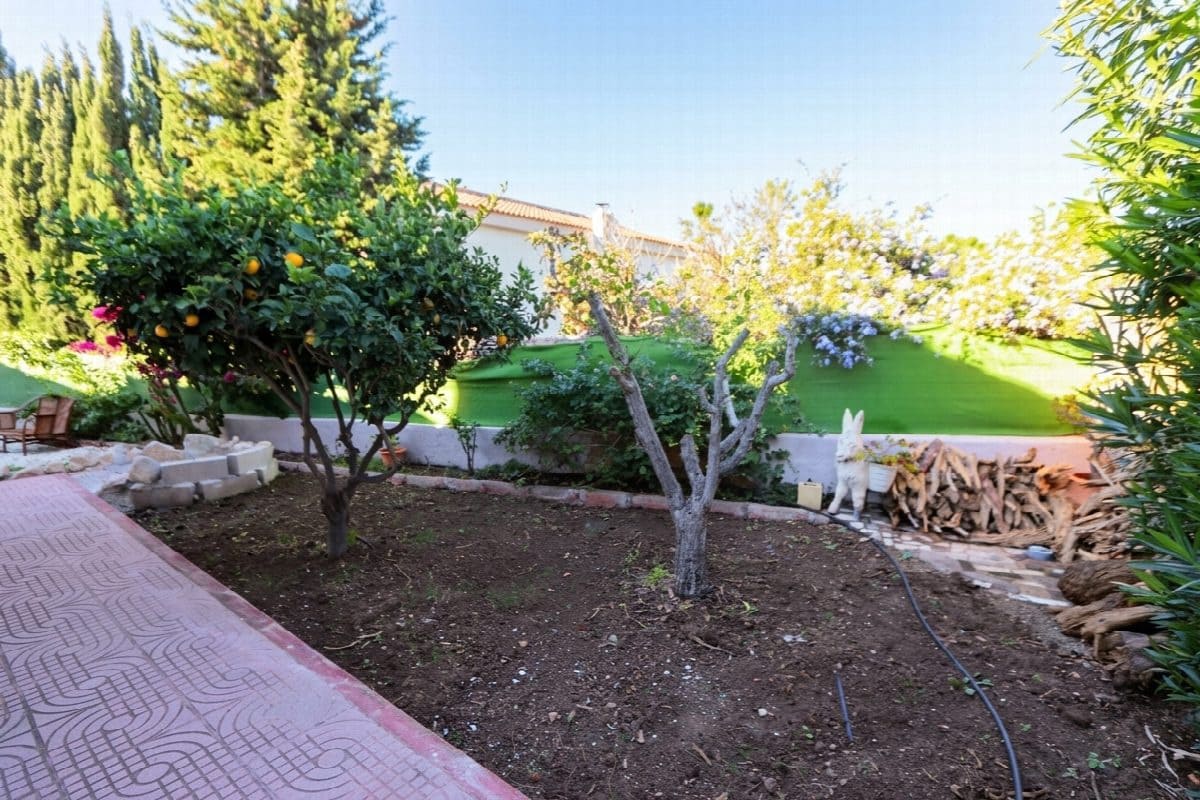 6 bedroom Villa for sale in Rojales with pool garage - € 443,000 (Ref: 10031696)