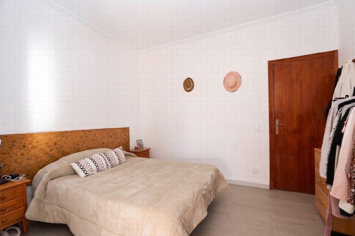 6 bedroom Villa for sale in Rojales with pool garage - € 443,000 (Ref: 10031696)