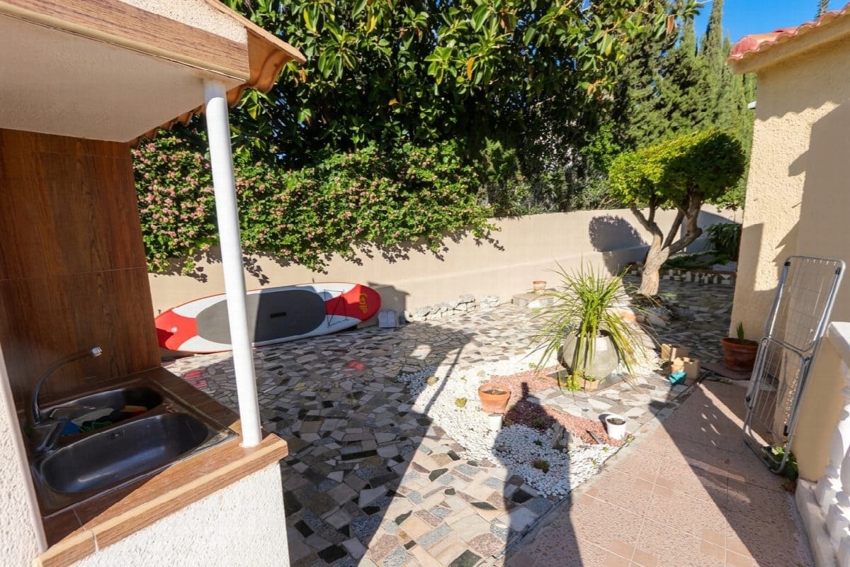 6 bedroom Villa for sale in Rojales with pool garage - € 443,000 (Ref: 10031696)
