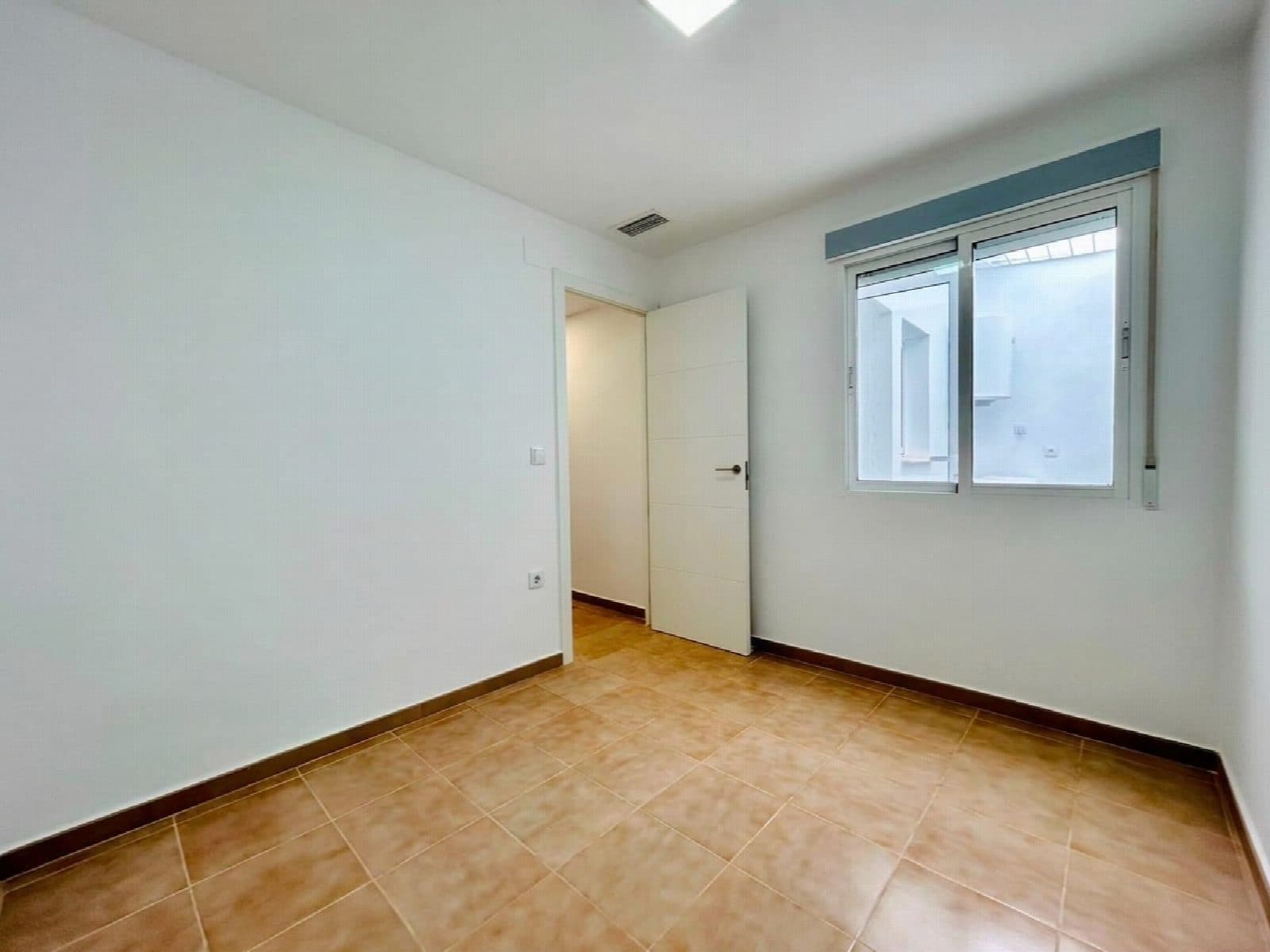2 bedroom Bungalow for sale in Alicante / Alacant city - € 159,950 (Ref: 10033613)