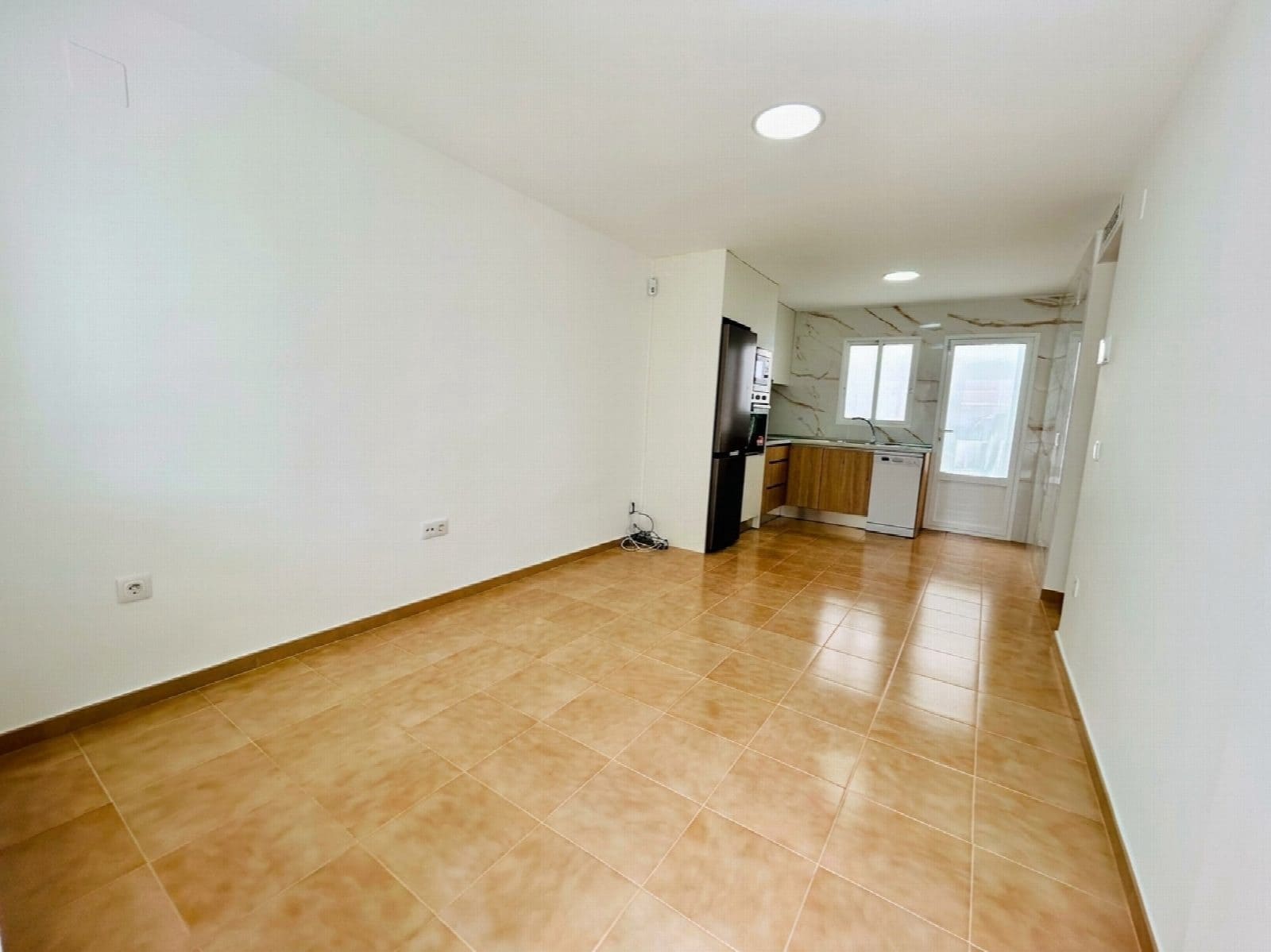 2 bedroom Bungalow for sale in Alicante / Alacant city - € 159,950 (Ref: 10033613)