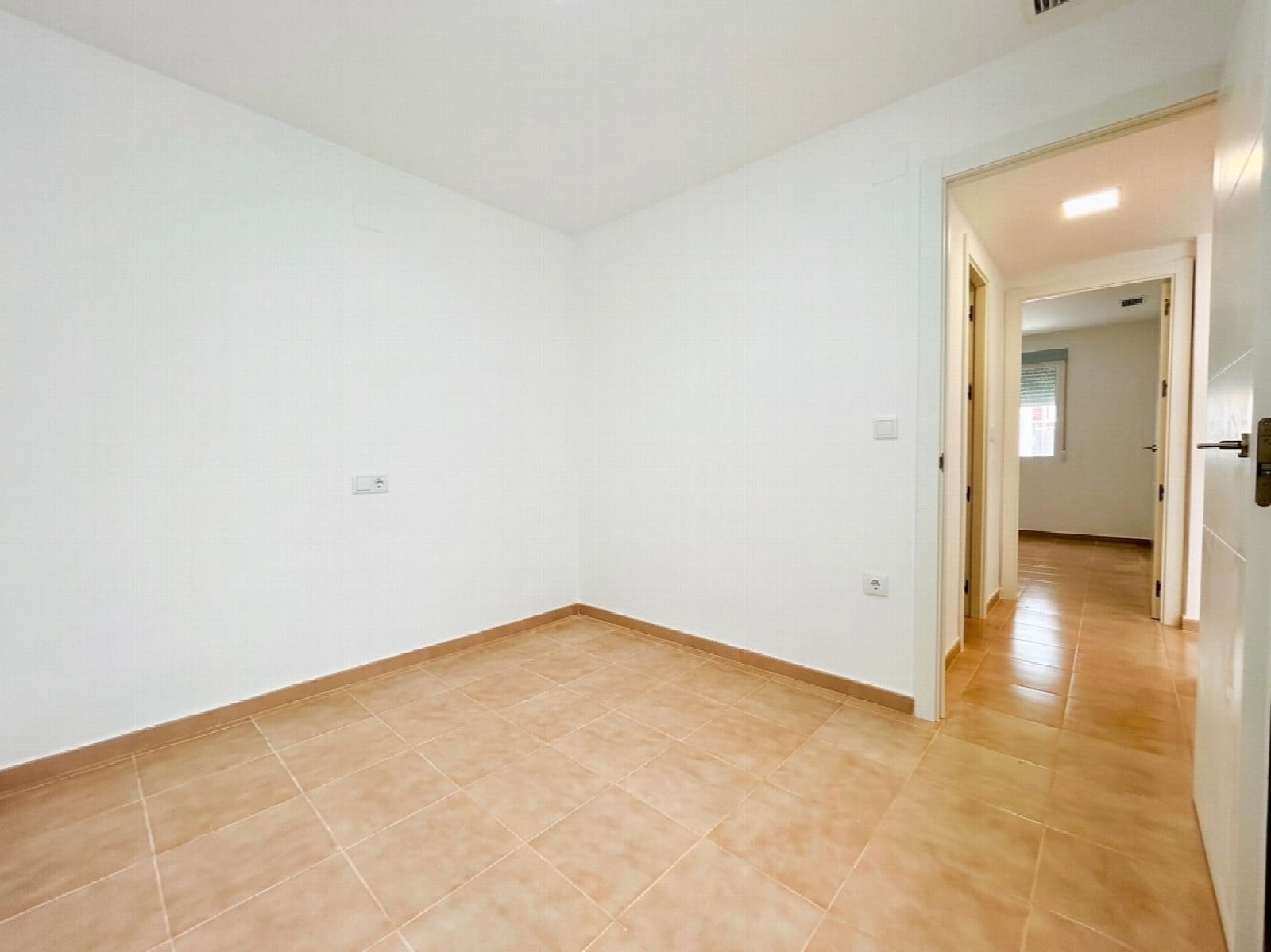 2 bedroom Bungalow for sale in Alicante / Alacant city - € 159,950 (Ref: 10033613)