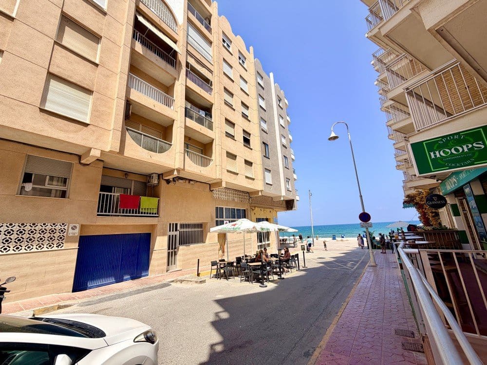 3 soveværelse Lejlighed til salg i Guardamar del Segura med garage - € 185.000 (Ref: 10033617)