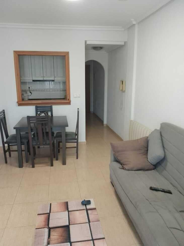 2 Zimmer Apartment zu verkaufen in Torrevieja mit Pool - 160.000 € (Ref: 10035079)