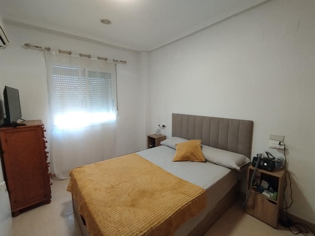 2 Zimmer Apartment zu verkaufen in Torrevieja mit Pool - 160.000 € (Ref: 10035079)