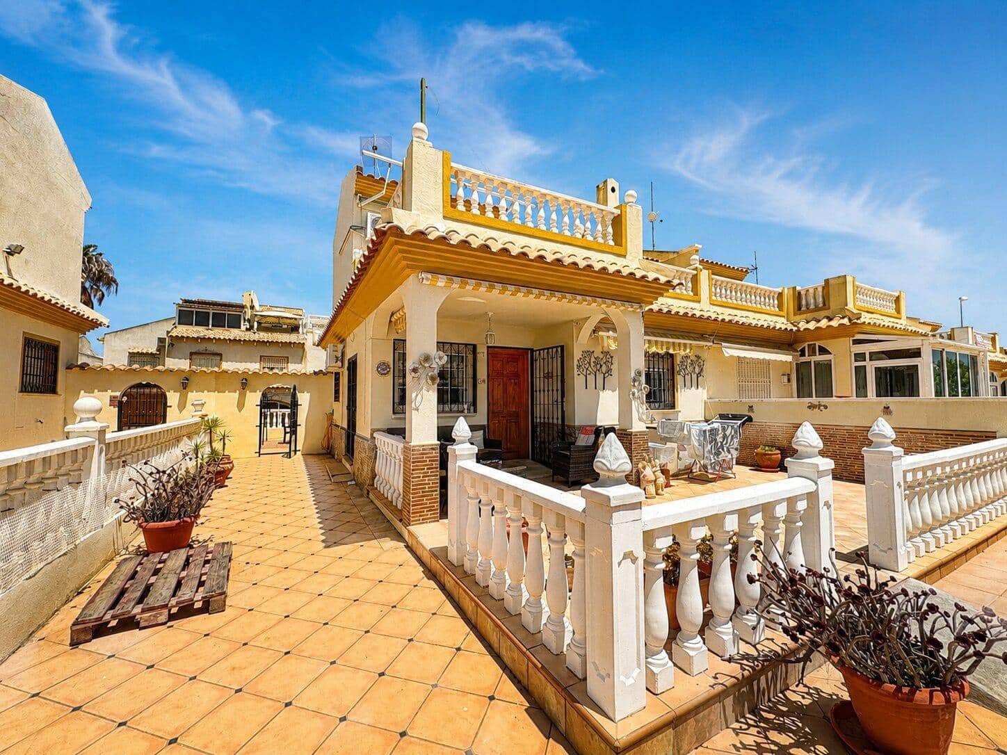3 chambre Villa/Maison Semi-Mitoyenne à vendre à Orihuela Costa avec piscine - 294 950 € (Ref: 10035084)