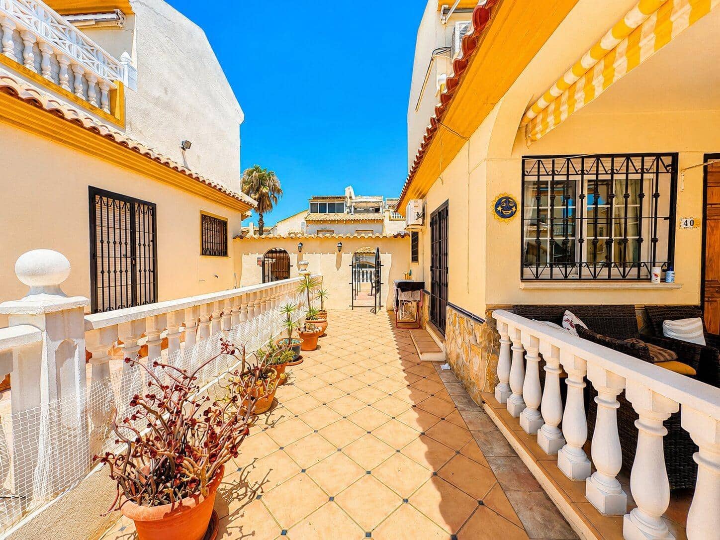 3 chambre Villa/Maison Semi-Mitoyenne à vendre à Orihuela Costa avec piscine - 294 950 € (Ref: 10035084)