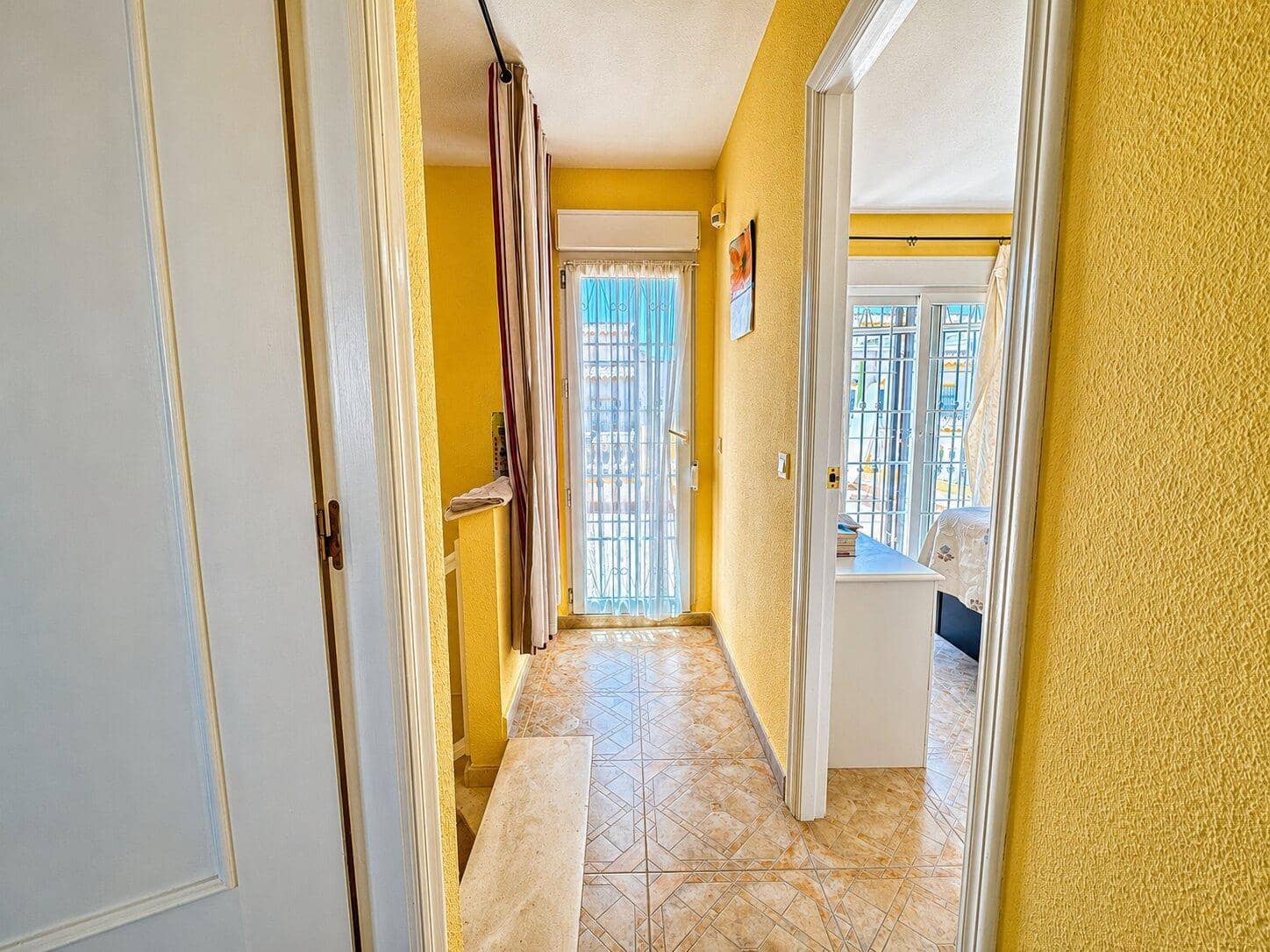 3 chambre Villa/Maison Semi-Mitoyenne à vendre à Orihuela Costa avec piscine - 294 950 € (Ref: 10035084)