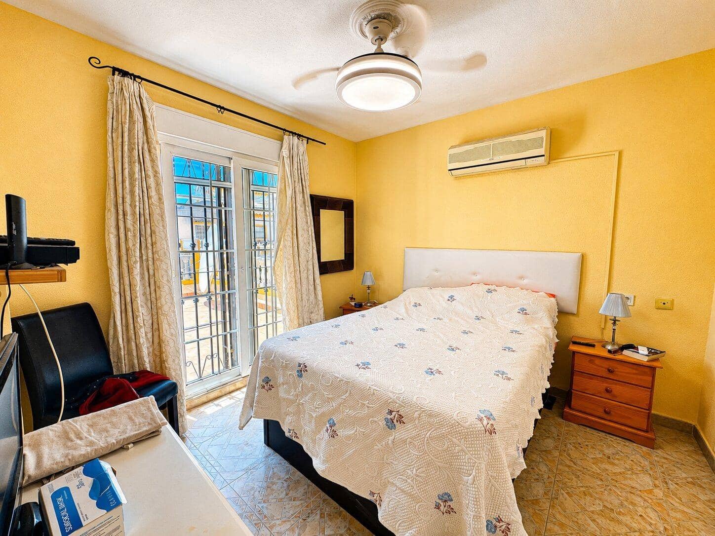 3 chambre Villa/Maison Semi-Mitoyenne à vendre à Orihuela Costa avec piscine - 294 950 € (Ref: 10035084)