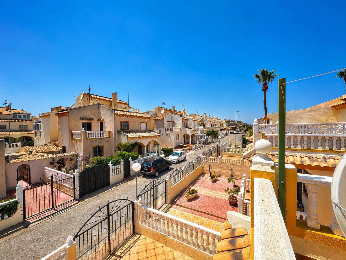 3 chambre Villa/Maison Semi-Mitoyenne à vendre à Orihuela Costa avec piscine - 294 950 € (Ref: 10035084)