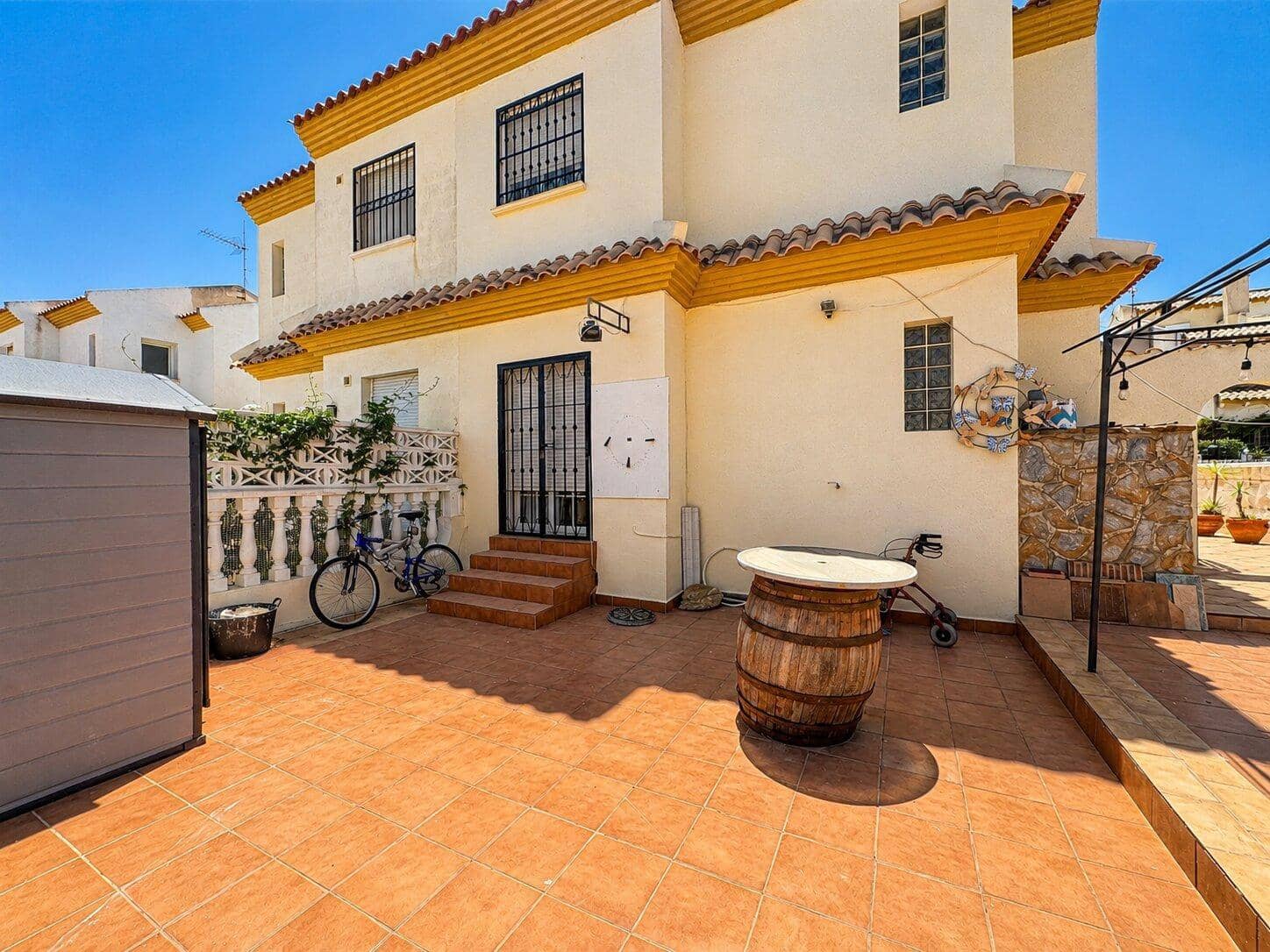 3 chambre Villa/Maison Semi-Mitoyenne à vendre à Orihuela Costa avec piscine - 294 950 € (Ref: 10035084)