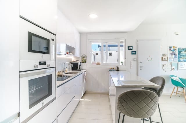 3 soveværelse Villa til salg i Pilar de la Horadada ciudad, Pilar de la Horadada med swimmingpool - € 450.000 (Ref: 10035085)