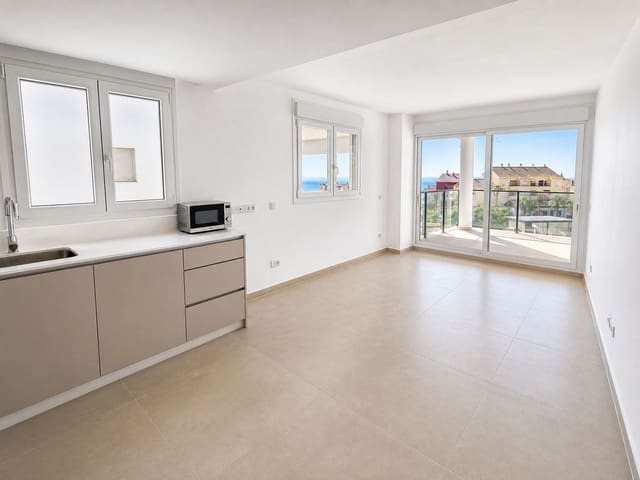2 quarto Apartamento para venda em La Duquesa / Puerto de la Duquesa, Manilva com piscina - 399 000 € (Ref: 10037150)