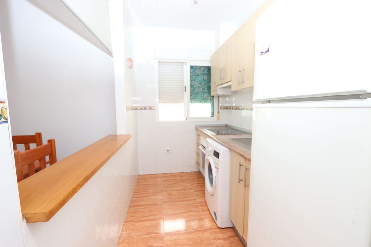 2 soveværelse Lejlighed til salg i Los Alcazares med swimmingpool garage - € 139.000 (Ref: 10037151)