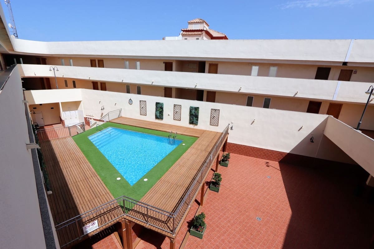 2 soveværelse Lejlighed til salg i Los Alcazares med swimmingpool garage - € 139.000 (Ref: 10037151)