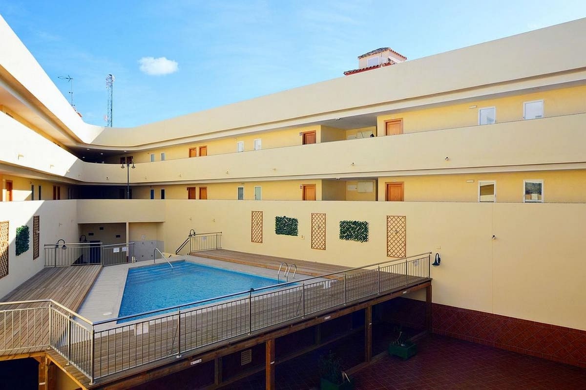 2 soveværelse Lejlighed til salg i Los Alcazares med swimmingpool garage - € 139.000 (Ref: 10037151)