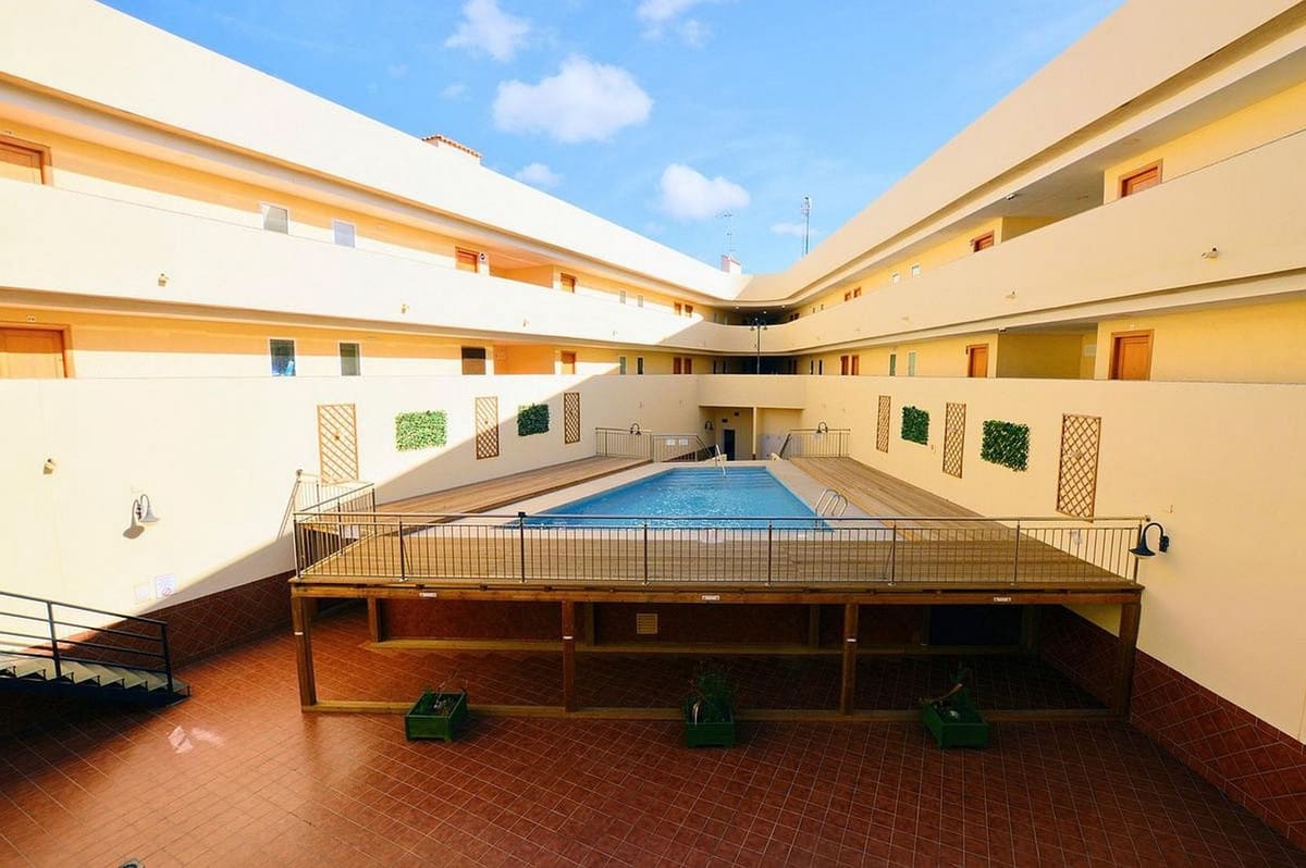 2 soveværelse Lejlighed til salg i Los Alcazares med swimmingpool garage - € 139.000 (Ref: 10037151)