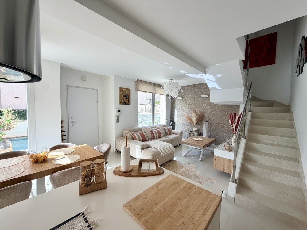 3 bedroom Townhouse for sale in Rojales with pool garage - € 472,000 (Ref: 10037157)