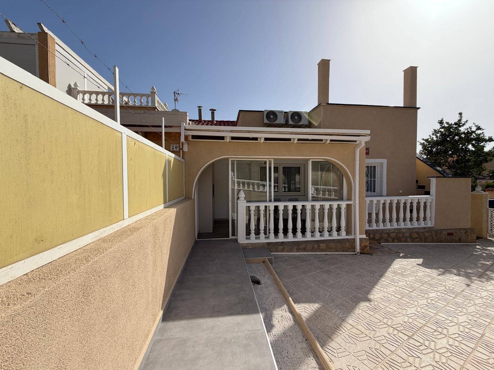 2 chambre Maison de Ville à vendre à Torrevieja avec piscine - 249 900 € (Ref: 10037158)