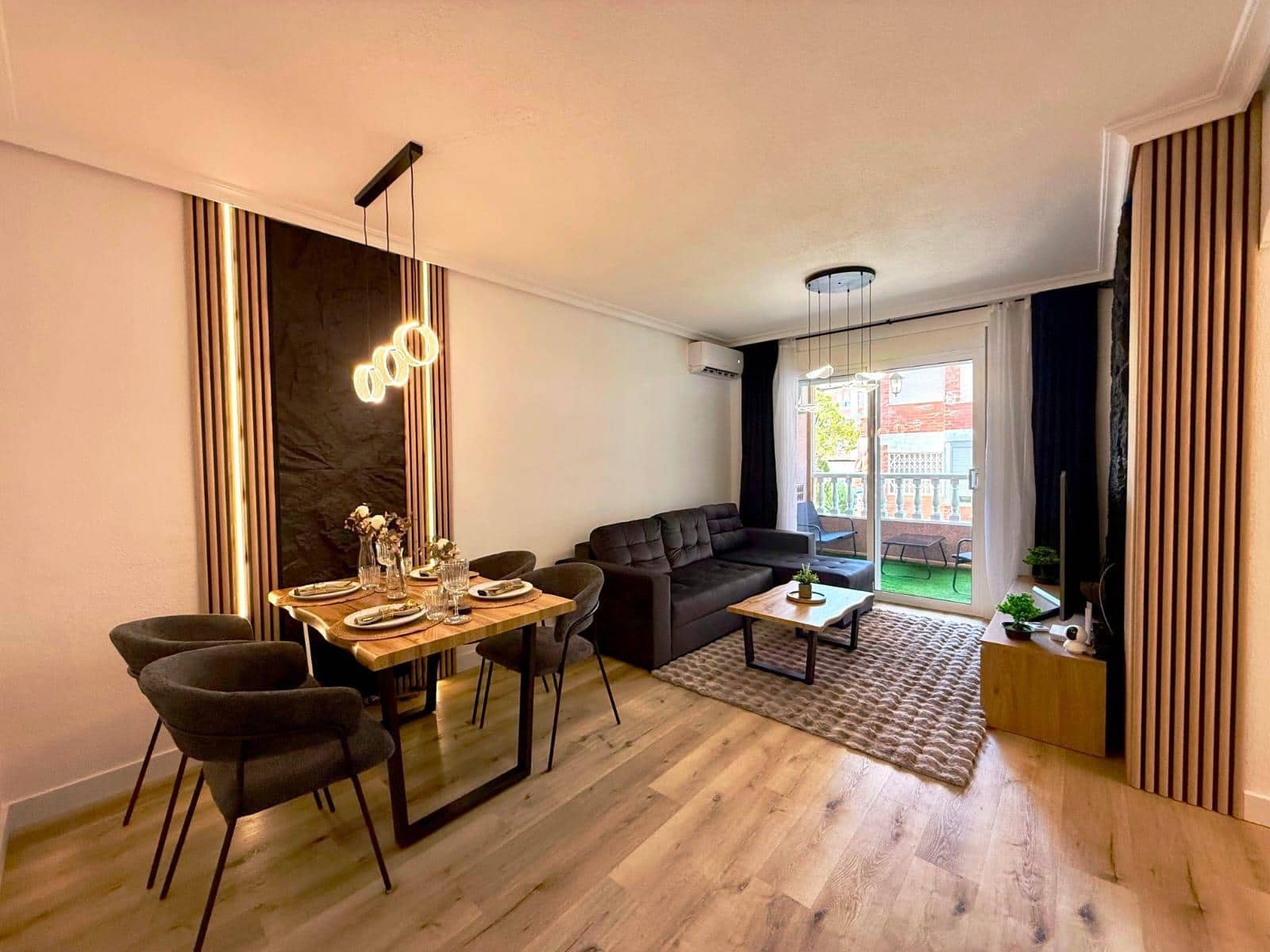 2 soveværelse Lejlighed til salg i Torrevieja med garage - € 229.000 (Ref: 10037159)