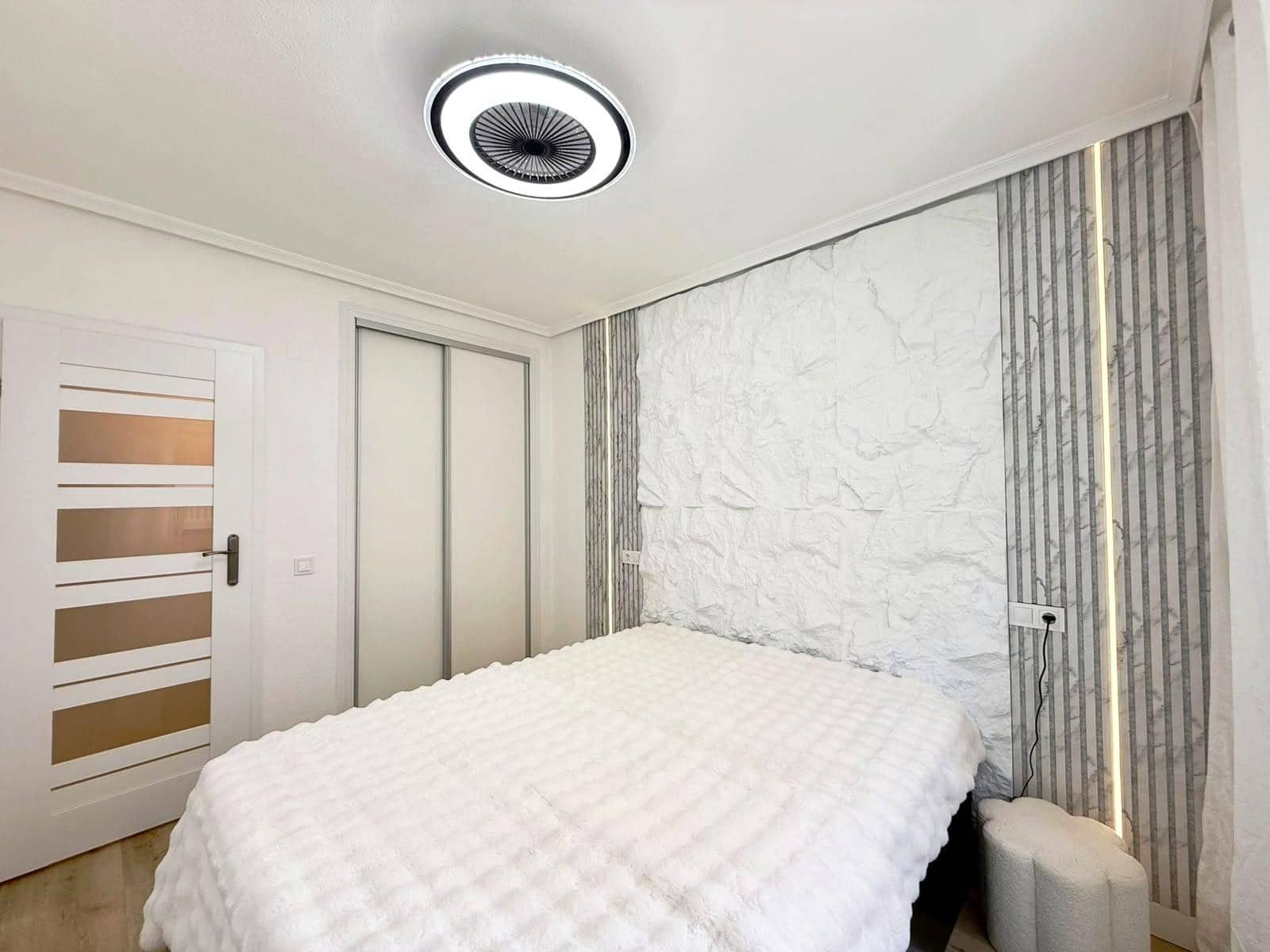 2 soveværelse Lejlighed til salg i Torrevieja med garage - € 229.000 (Ref: 10037159)