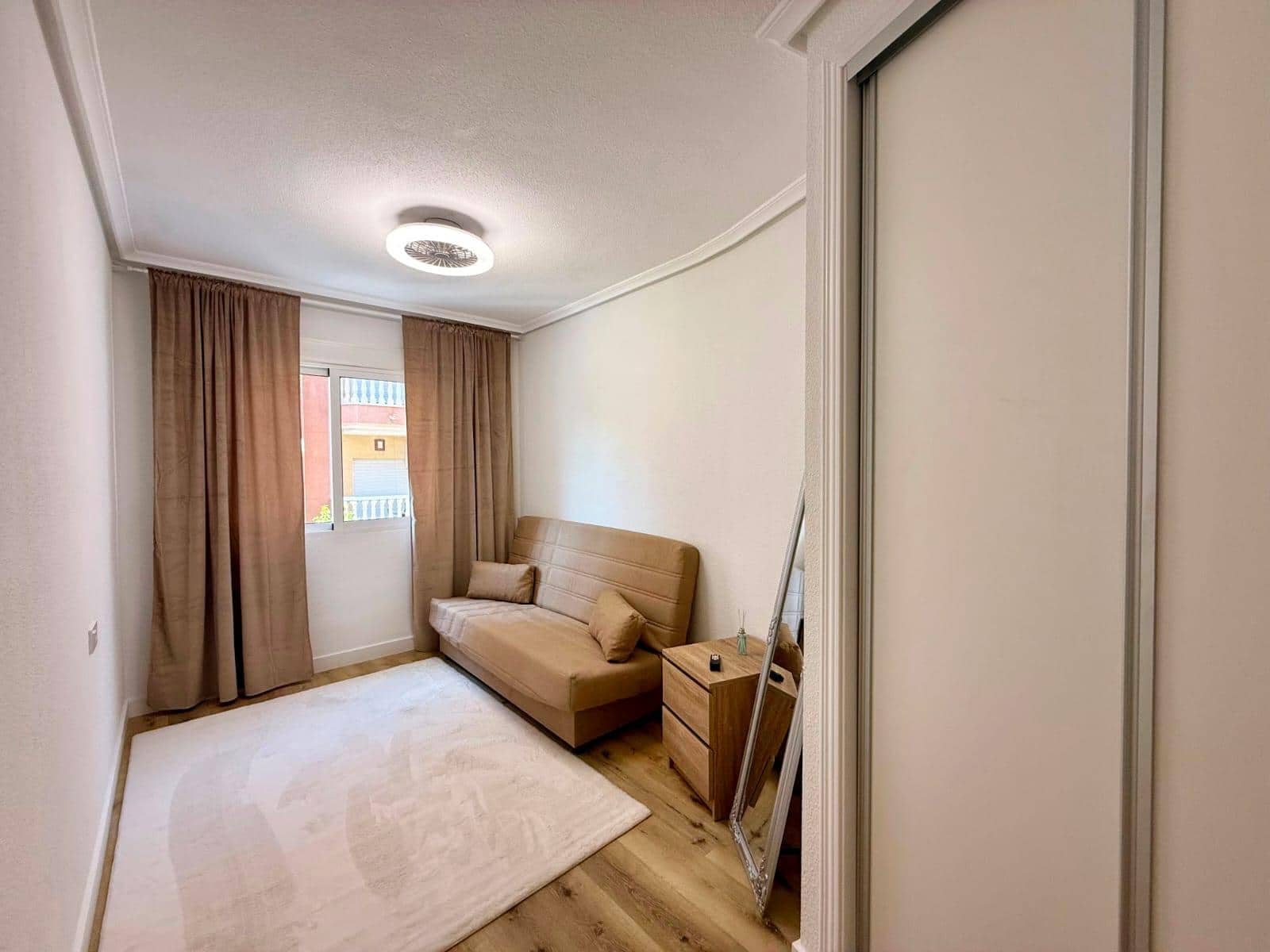 2 soveværelse Lejlighed til salg i Torrevieja med garage - € 229.000 (Ref: 10037159)
