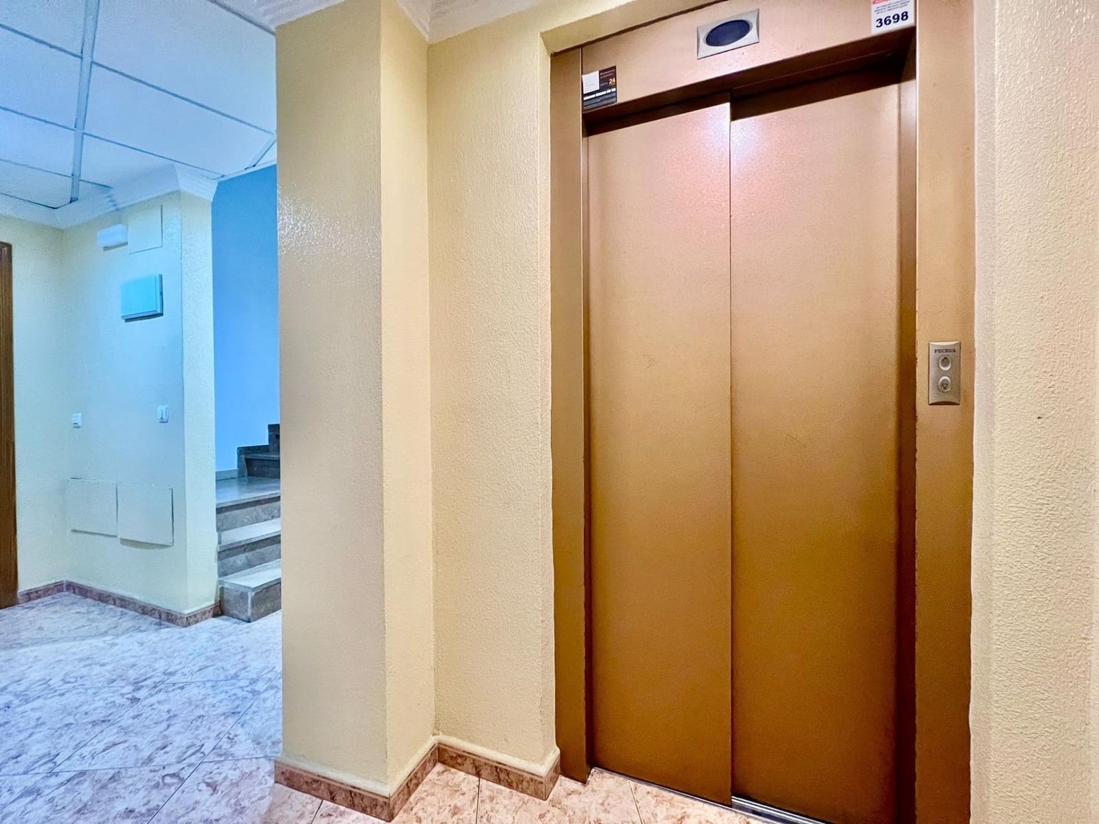 2 soveværelse Lejlighed til salg i Torrevieja med garage - € 229.000 (Ref: 10037159)