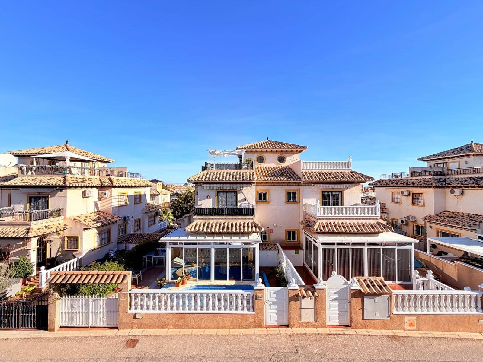2 soverom Hus til salgs i Orihuela Costa med svømmebasseng - € 220 000 (Ref: 10037160)