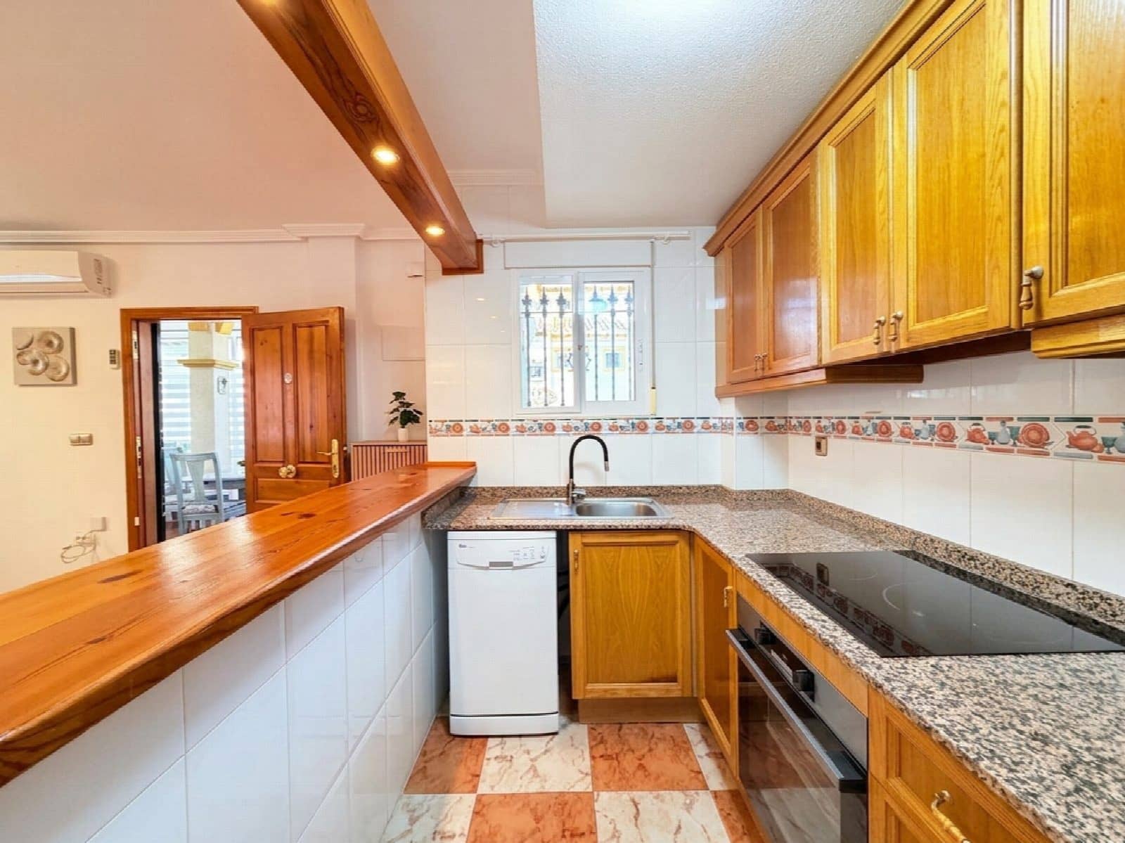 2 bedroom Townhouse for sale in Orihuela with pool - € 220,000 (Ref: 10037160)