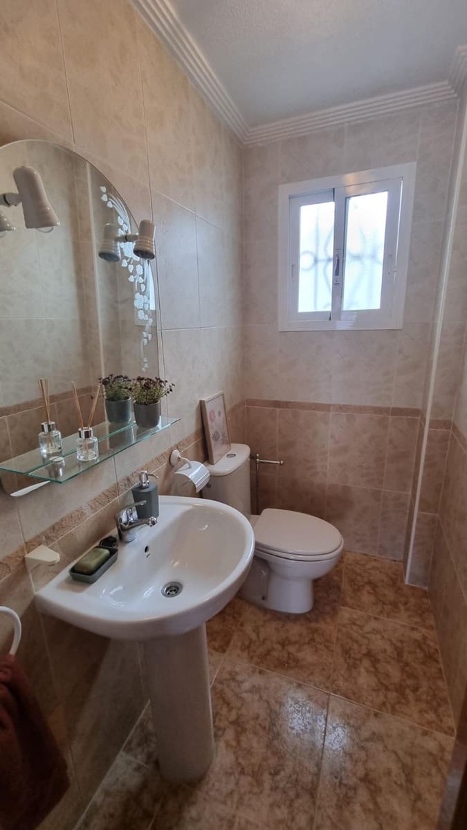 2 makuuhuone Huoneisto myytävänä paikassa Orihuela Costa mukana uima-altaan - 222 000 € (Ref: 10038702)
