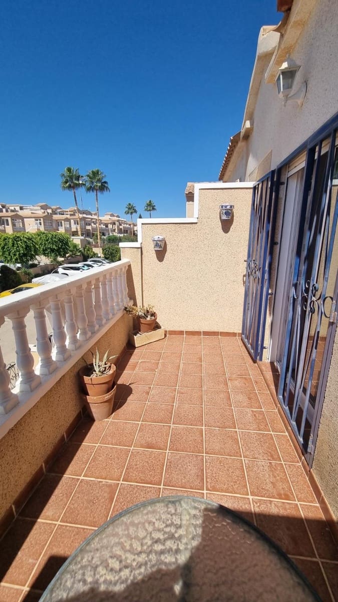 2 makuuhuone Huoneisto myytävänä paikassa Orihuela Costa mukana uima-altaan - 222 000 € (Ref: 10038702)